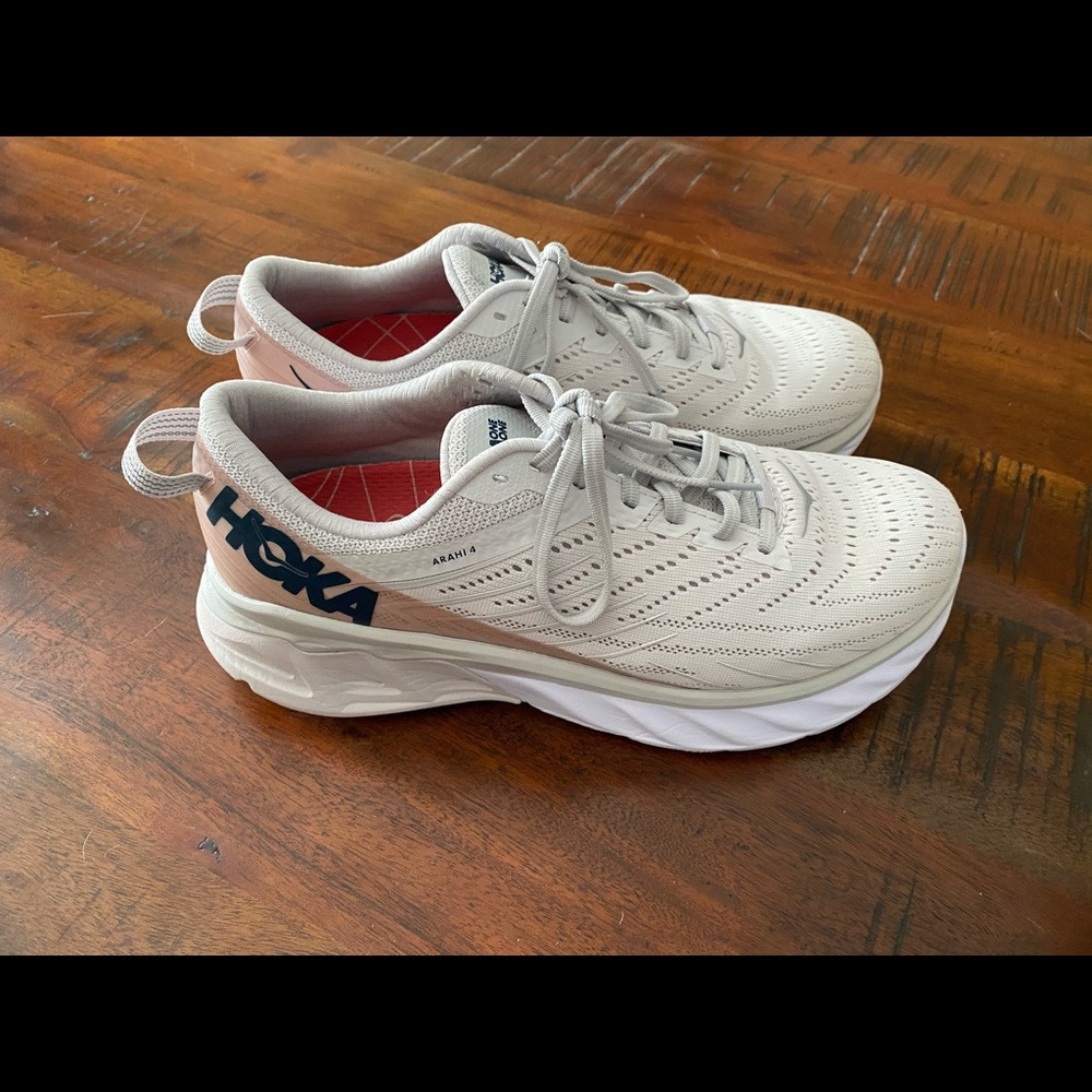 Hoka Arahi 4 size 9.5D wide